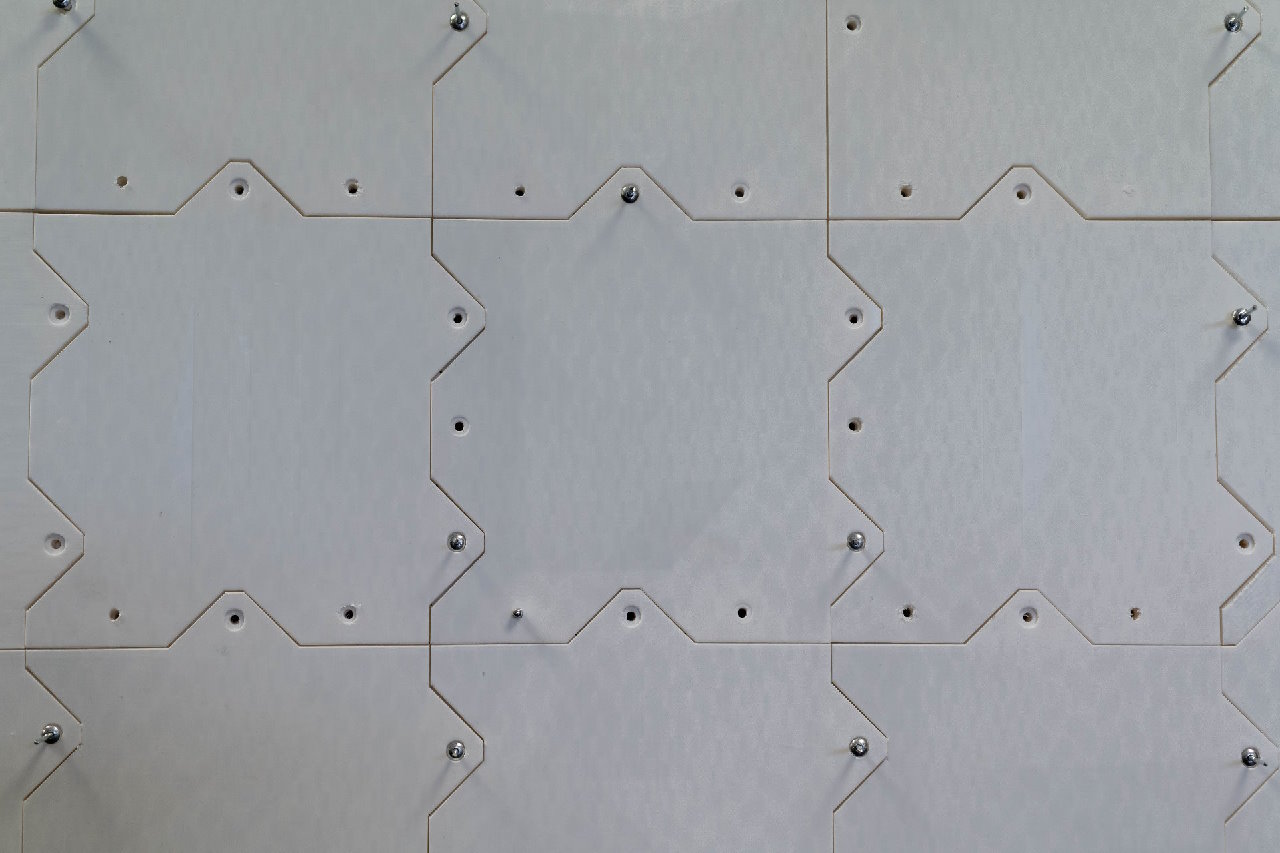 Photo d'un assemblage de plaques en impression 3D.